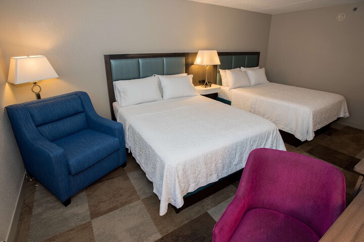2 Queen Beds (5 of 11)