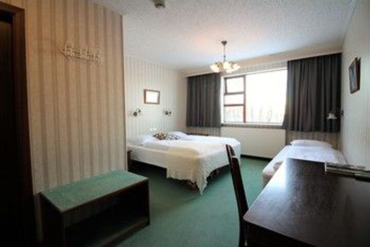 Room 64 of 88