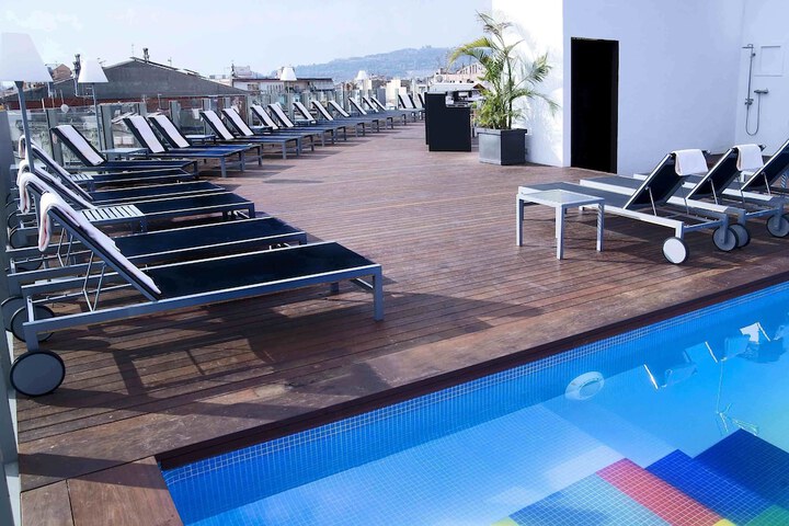 Hotel Pool