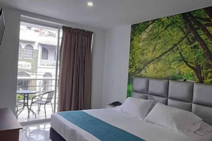 Room 9 of 16