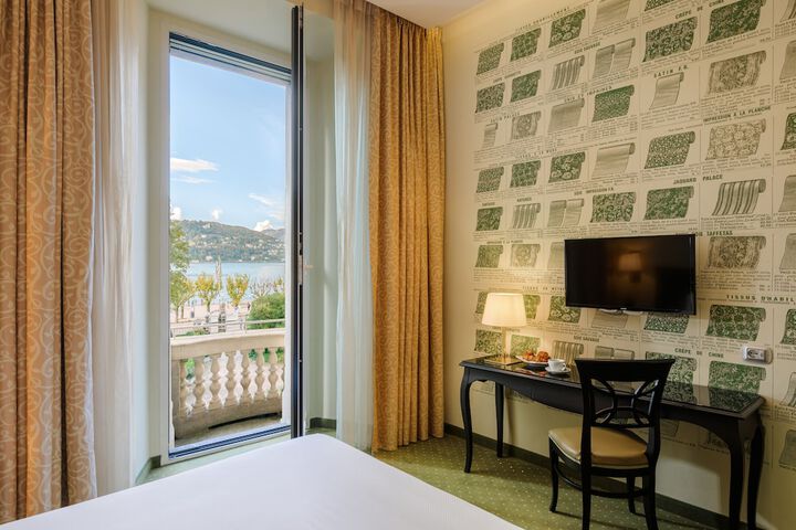 Room 8 of 25