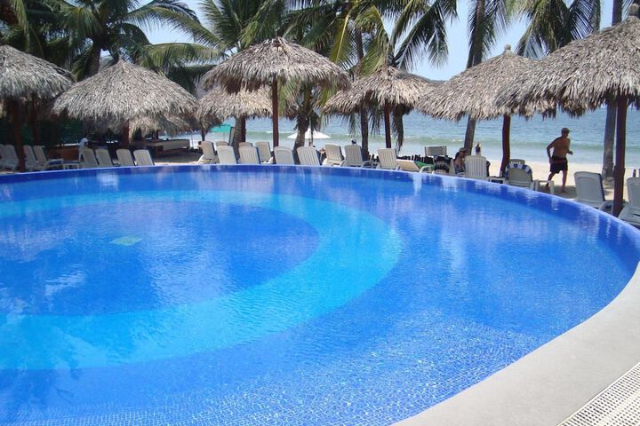 Hotel with Pool