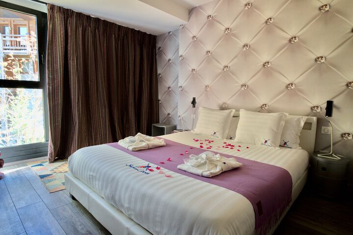 Room 28 of 234