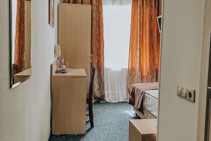 Room 34 of 77
