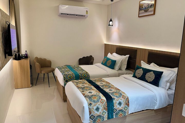 Room 9 of 29
