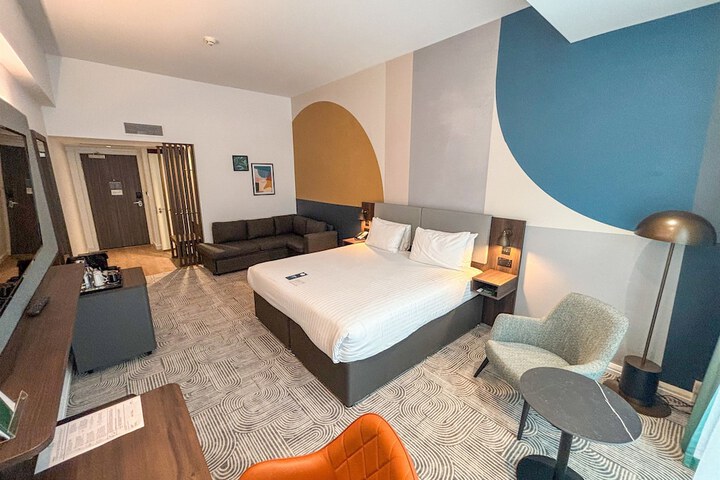 Room 45 of 116