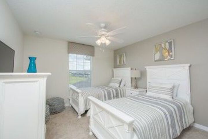 Room 12 of 35