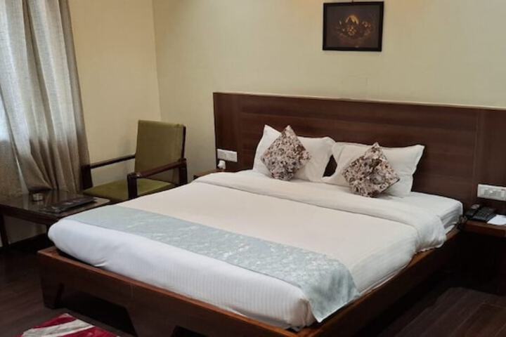 Room 15 of 126