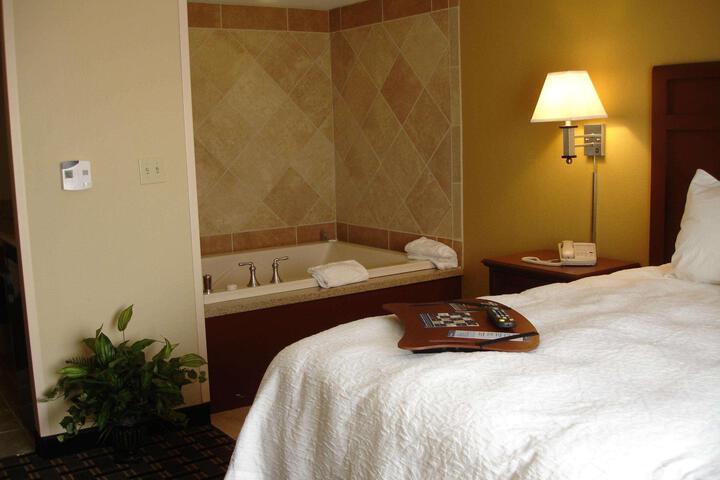 1 King Bed (10 of 19)