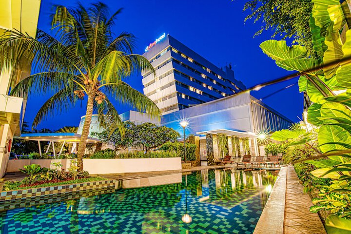 Pool Hotel