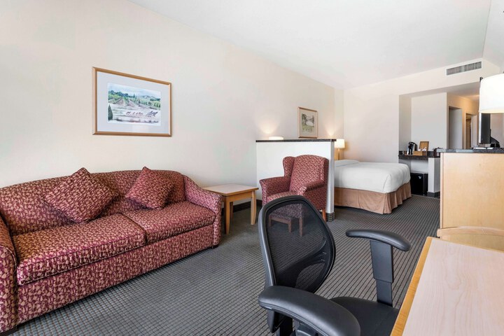 Room 18 of 76
