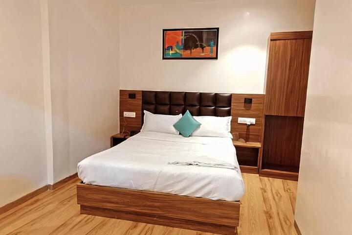 Deluxe Residency Nr- Mumbai International Airport