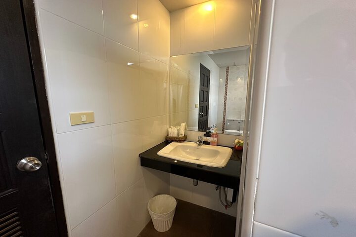 Room 44 of 60