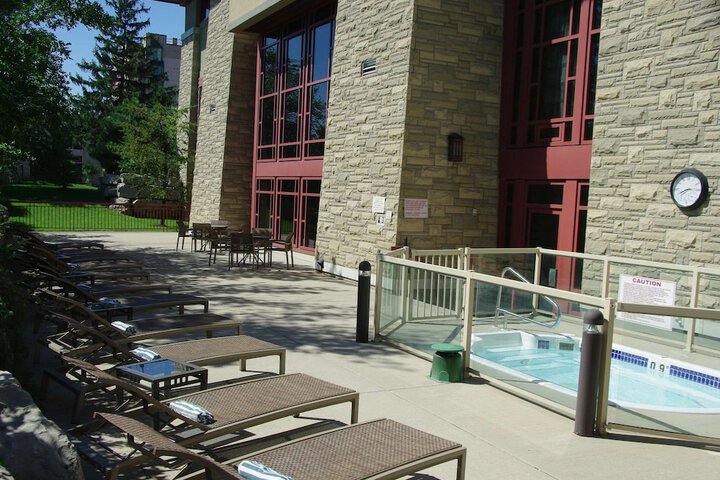 Hotel Pool