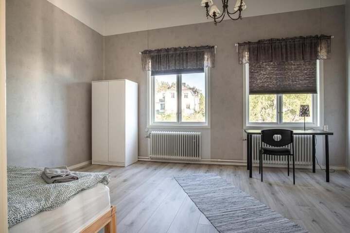 Room 3 of 16