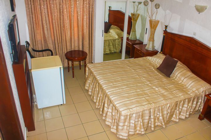 Room 8 of 62
