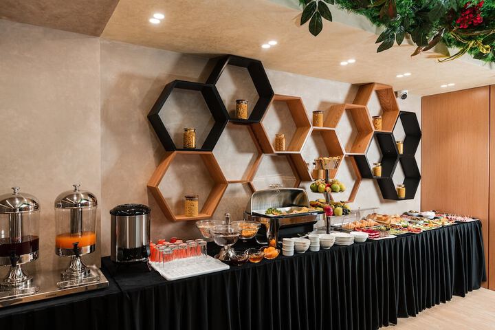 Breakfast/Coffee Service 88 of 115