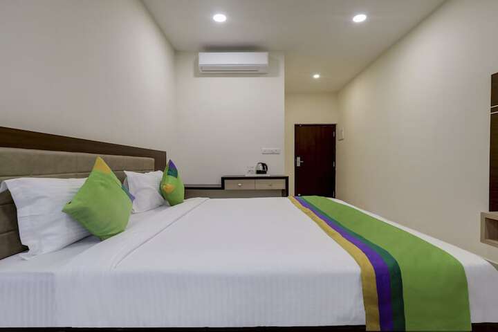Room 12 of 44