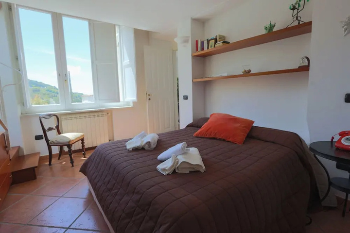 Room 6 of 20