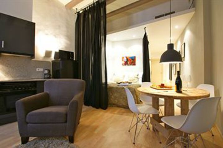 Room 12 of 18