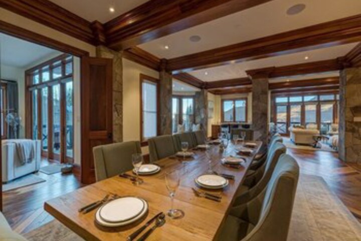 Dining 4 of 20
