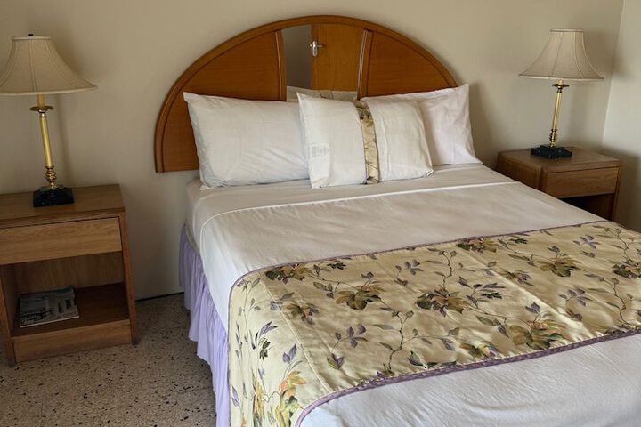 Room 9 of 36