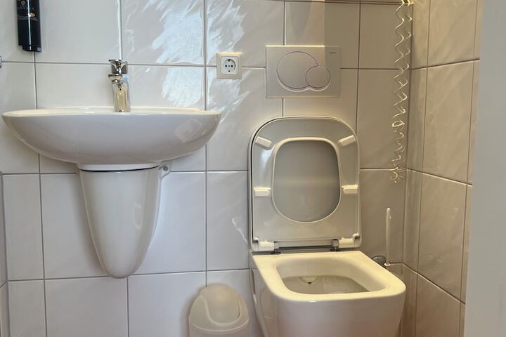 Room 10 of 21
