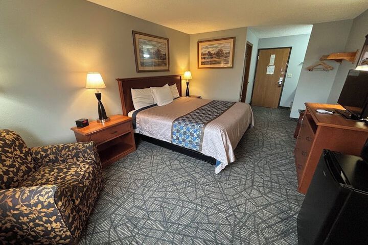 Room 7 of 28