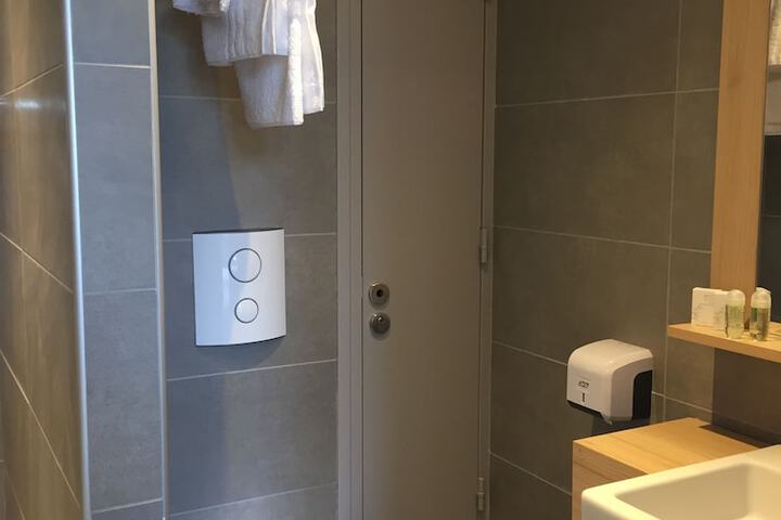 Room 20 of 40