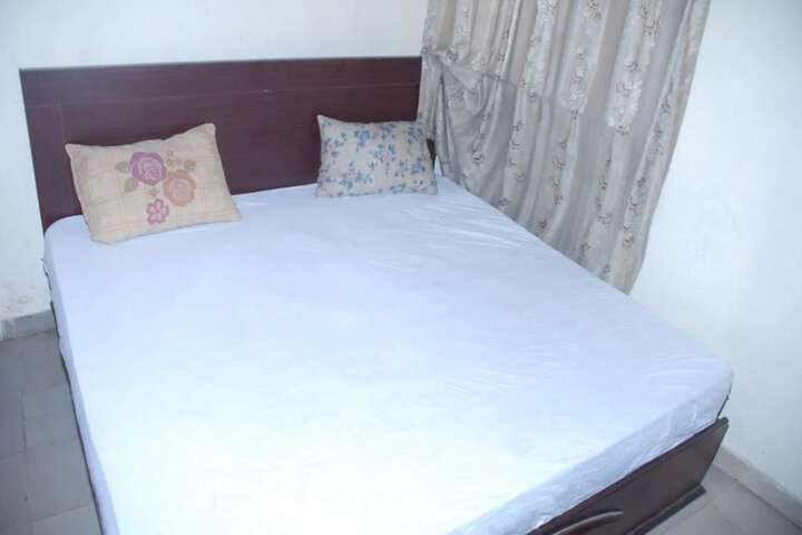 Room 8 of 14