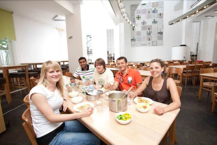Dining 20 of 37