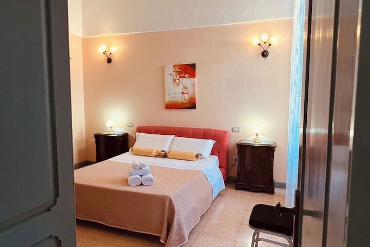 Room 18 of 190