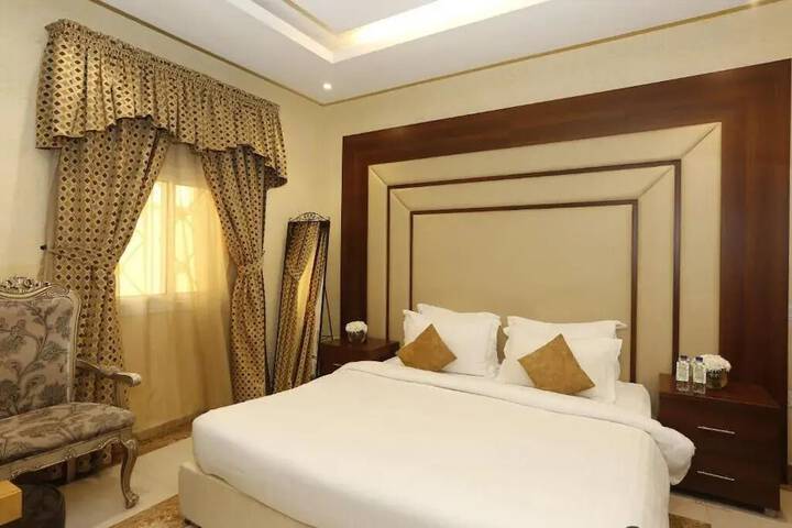 Room 5 of 25