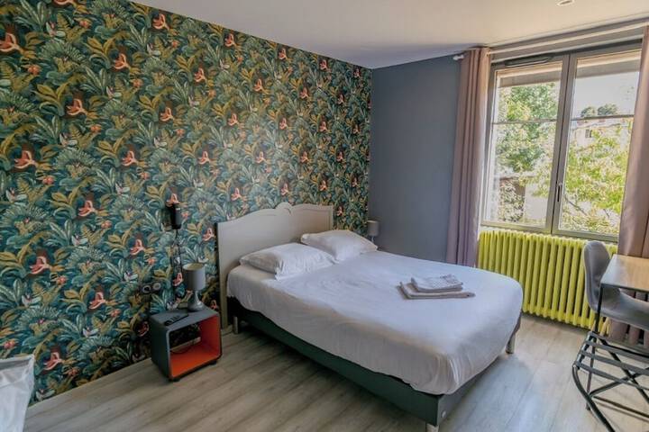 Room 8 of 53