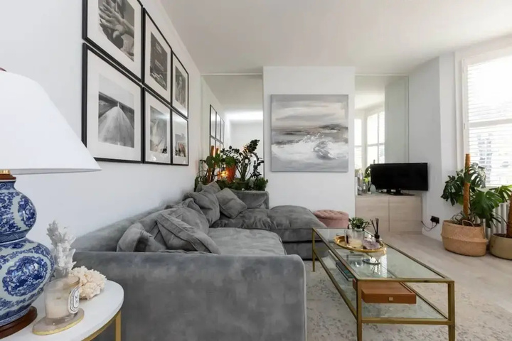 Room 2 of 15