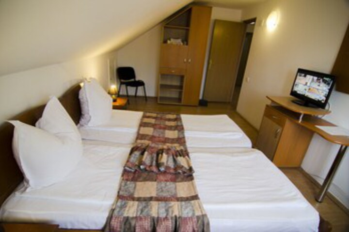 Room 26 of 47