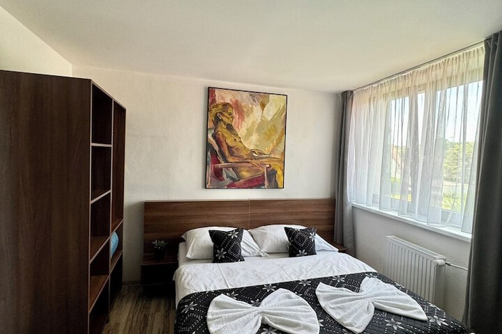 Room 53 of 110