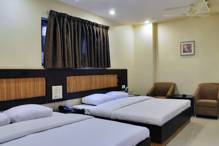 Room 10 of 30