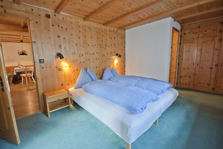 Room 26 of 166