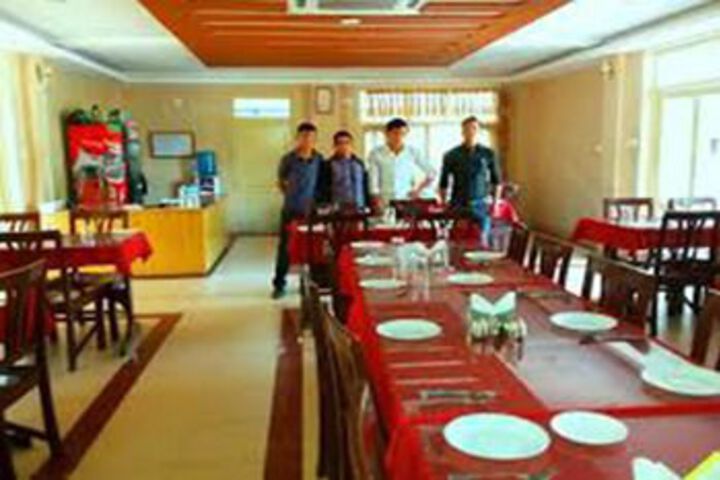 Dining 5 of 24