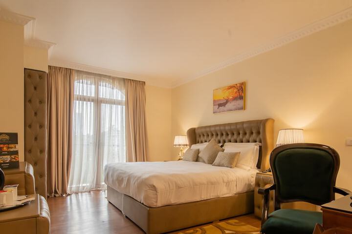 Room 16 of 52