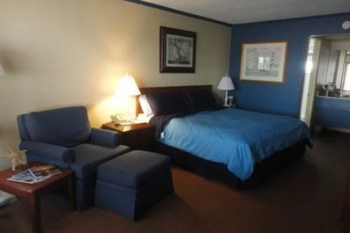 Room 6 of 11