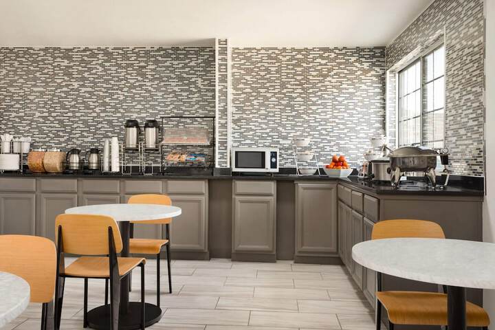 Breakfast/Coffee Service 39 of 52