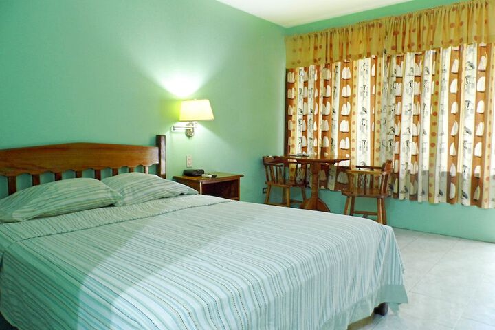 Room 4 of 25