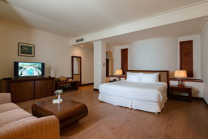 Room 14 of 97