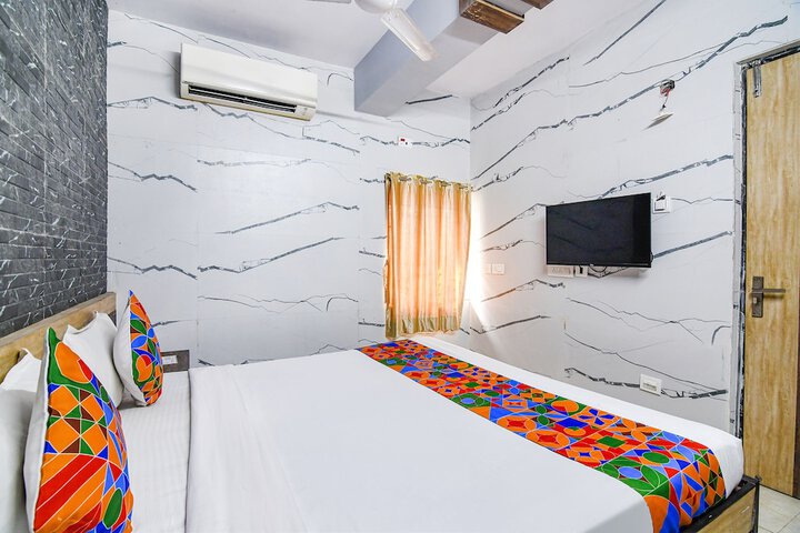 Room 9 of 28