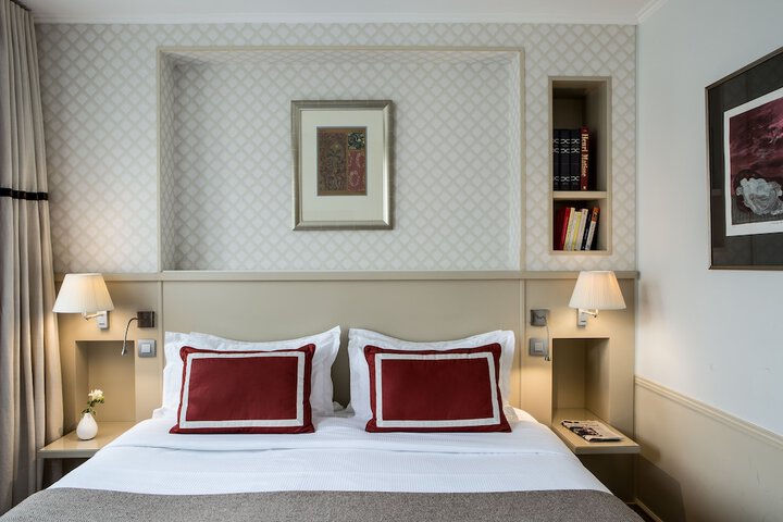 Room 9 of 40