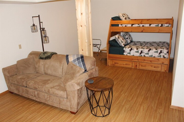 Room 3 of 95