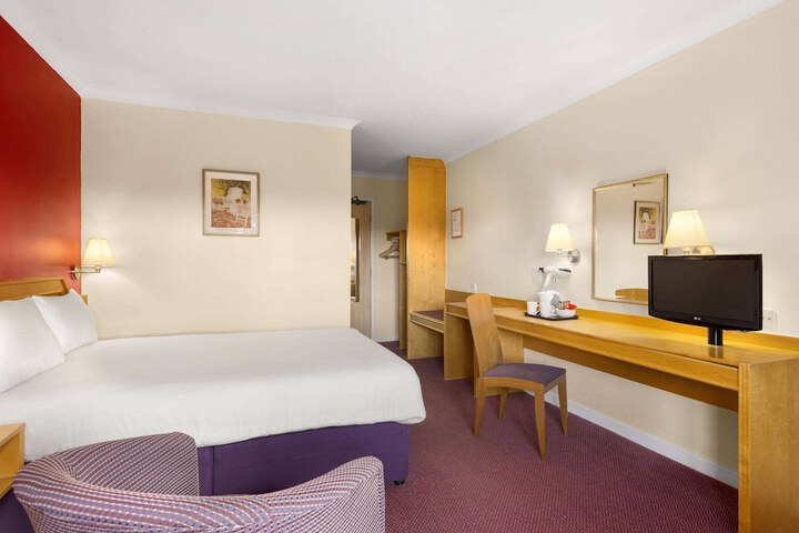 Room 21 of 33