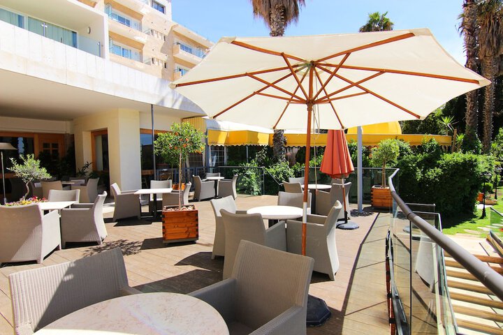 Hotel Exterior 86 of 89